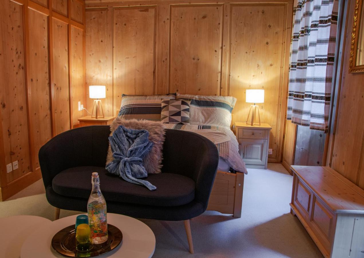 Hotel Corona Vicosoprano Bagian luar foto